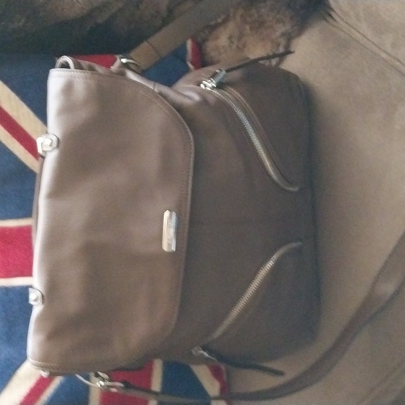 B Makowsky convertible back pack/shoulder/cross body bag. Never used NWOT - Picture 1 of 9